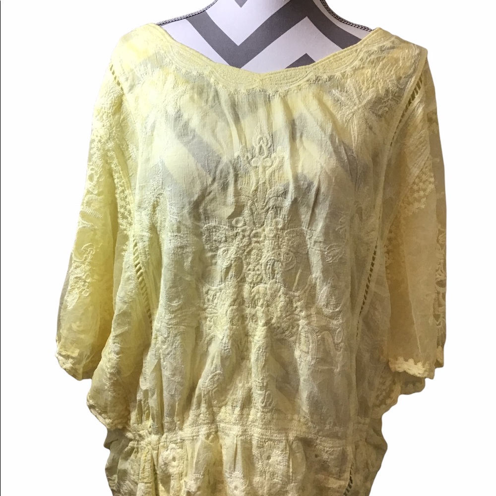 DEMOCRACY women's plus 2X yellow embossed short dolman sleeve top boho